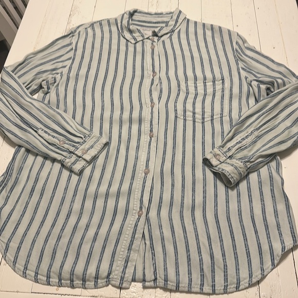 American Eagle Sm button up shirt, light blue and denim blue 100% viscose SOFT!! - Picture 12 of 12